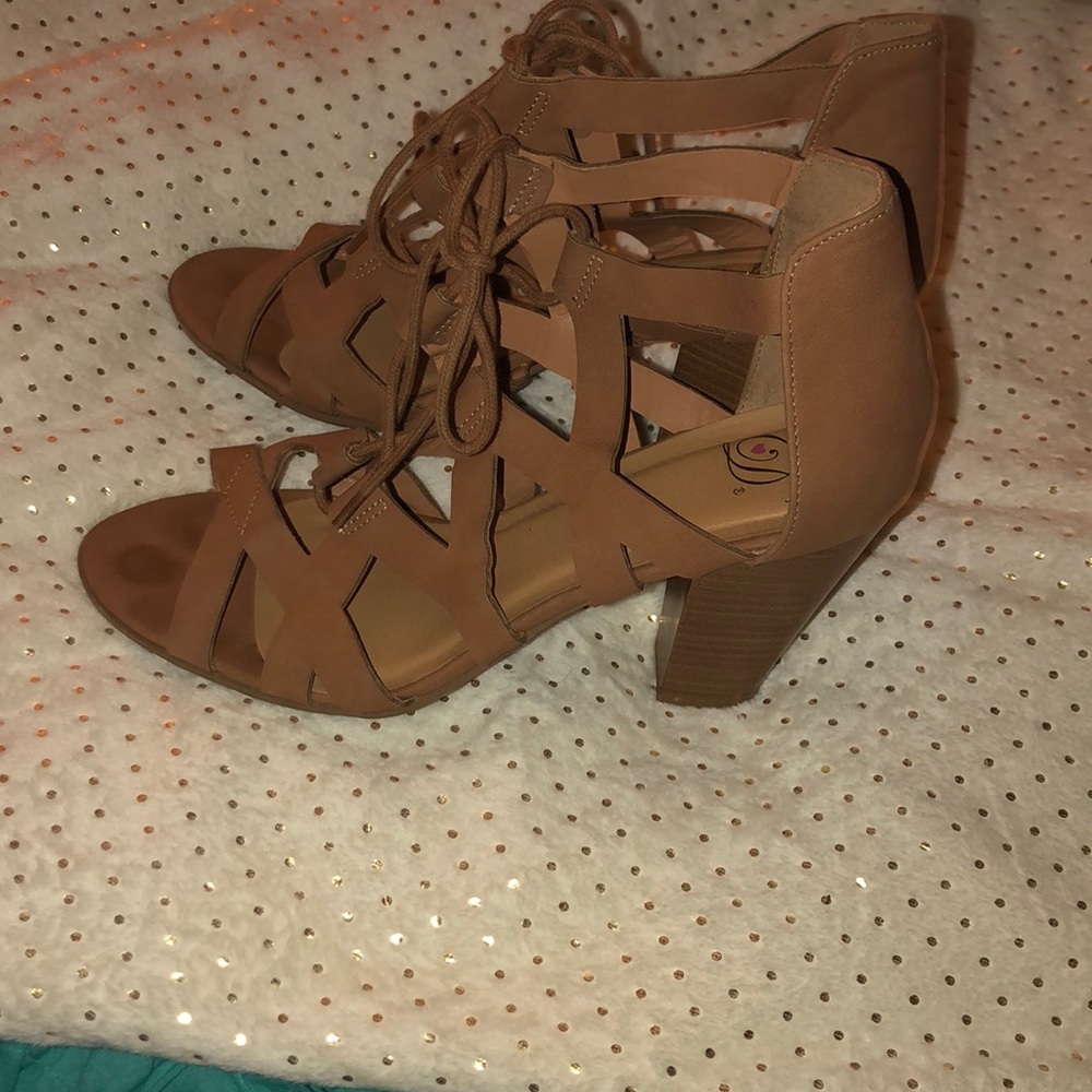 Shoes - Picture 3 of 3